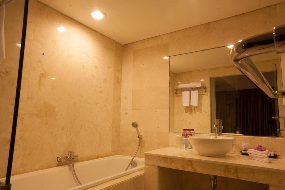 Claro Hotel Kendari Dış mekan fotoğraf