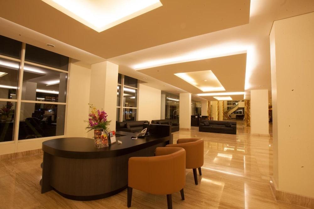 Claro Hotel Kendari Dış mekan fotoğraf