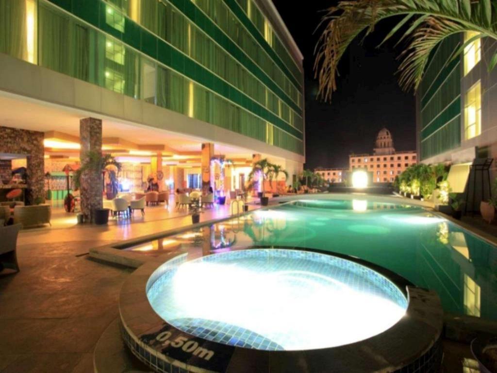 Claro Hotel Kendari Dış mekan fotoğraf