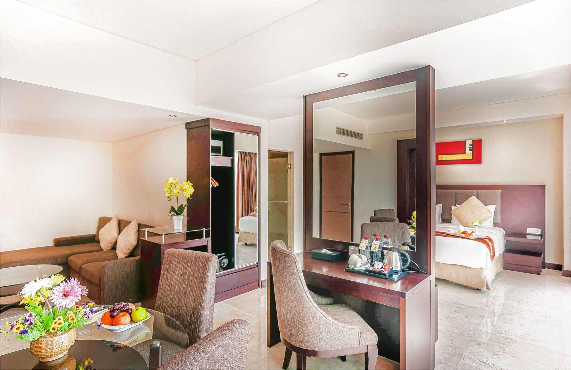 Claro Hotel Kendari Dış mekan fotoğraf